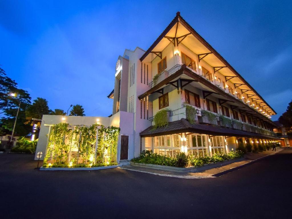 Hotel Nyland Pasteur Bandung Extérieur photo